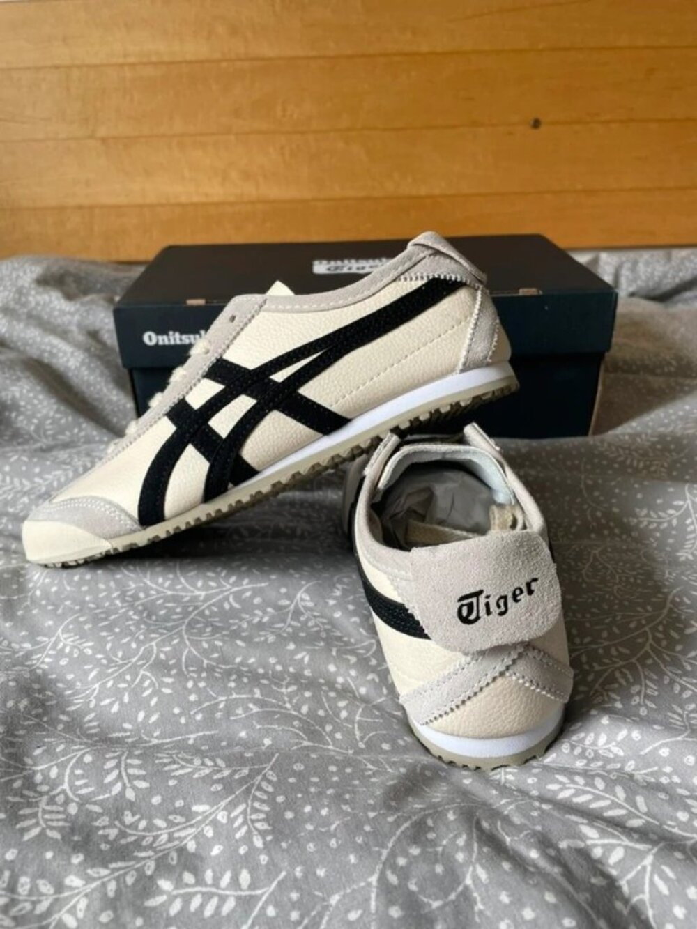 Onitsuka Tiger Mexico 66 Cream Black Sneakers NWT Unisex US Women's 6.5-8.5